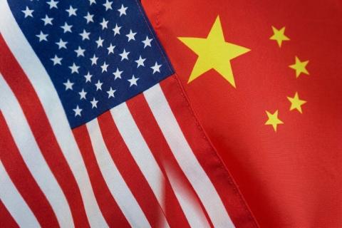 USA vs. China: was die neue Rivalität im Pharmasektor für Investoren bedeutet USA vs. China: was die neue Rivalität im Pharmasektor für Investoren bedeutet