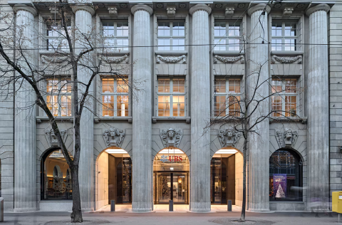 UBS glänzt operativ, doch externe Faktoren lasten auf dem Kurs UBS glänzt operativ, doch externe Faktoren lasten auf dem Kurs